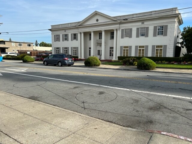 2 Park Rd, Burlingame, CA à vendre - Photo du bâtiment - Image 2 de 3