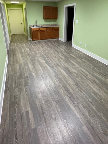 1144 Pride Dr, New Braunfels, TX à louer - Photo du bâtiment - Image 2 de 15