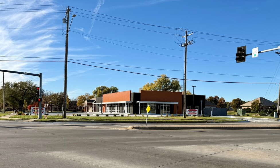 503 N Webb Rd, Wichita, KS for lease - Building Photo - Image 1 of 4