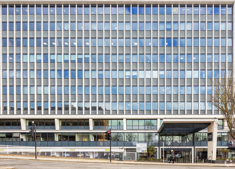 68-70 London Rd, Twickenham à louer - Photo du bâtiment - Image 3 de 16