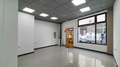 Retail in Cuenca, Cuenca for lease Interior Photo- Image 1 of 4