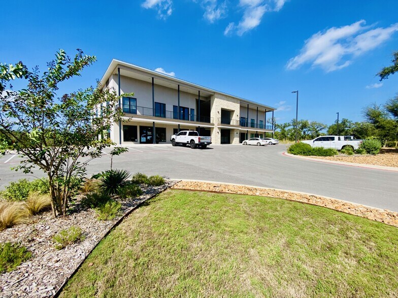 1878 Herbelin Rd, New Braunfels, TX à louer - Photo du bâtiment - Image 2 de 15