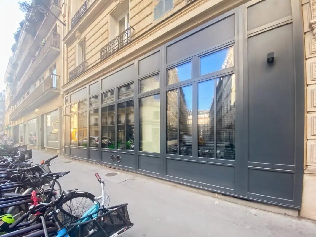 Multifamily in Paris for sale Building Photo- Image 1 of 9