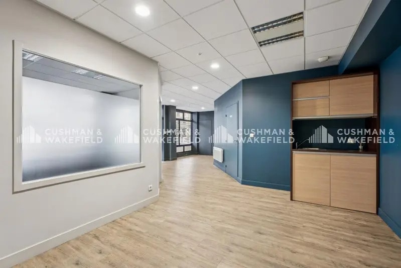 202-204 Rue Marcel Mérieux, Lyon for lease - Interior Photo - Image 2 of 16