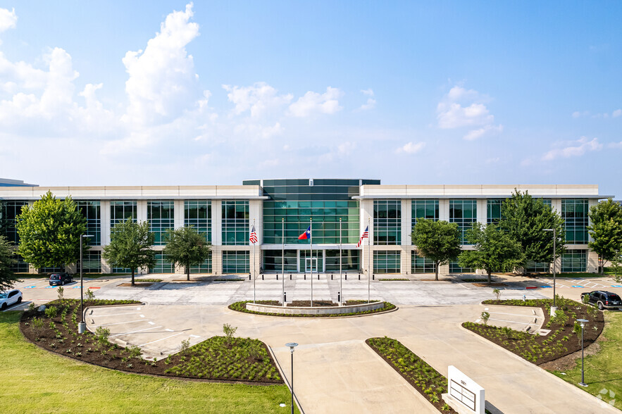 5501 Headquarters Dr, Plano, TX à louer - Photo du bâtiment - Image 3 de 21