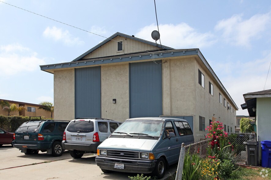 1041 Calla Ave, Imperial Beach, CA à vendre - Photo du bâtiment - Image 2 de 23