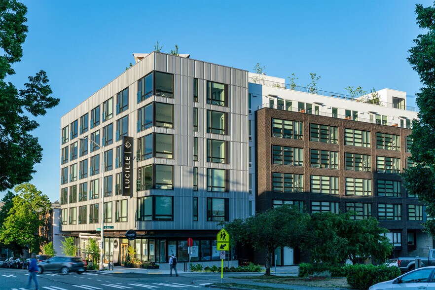 6717 Roosevelt Way NE, Seattle, WA à louer - Photo du bâtiment - Image 1 de 14