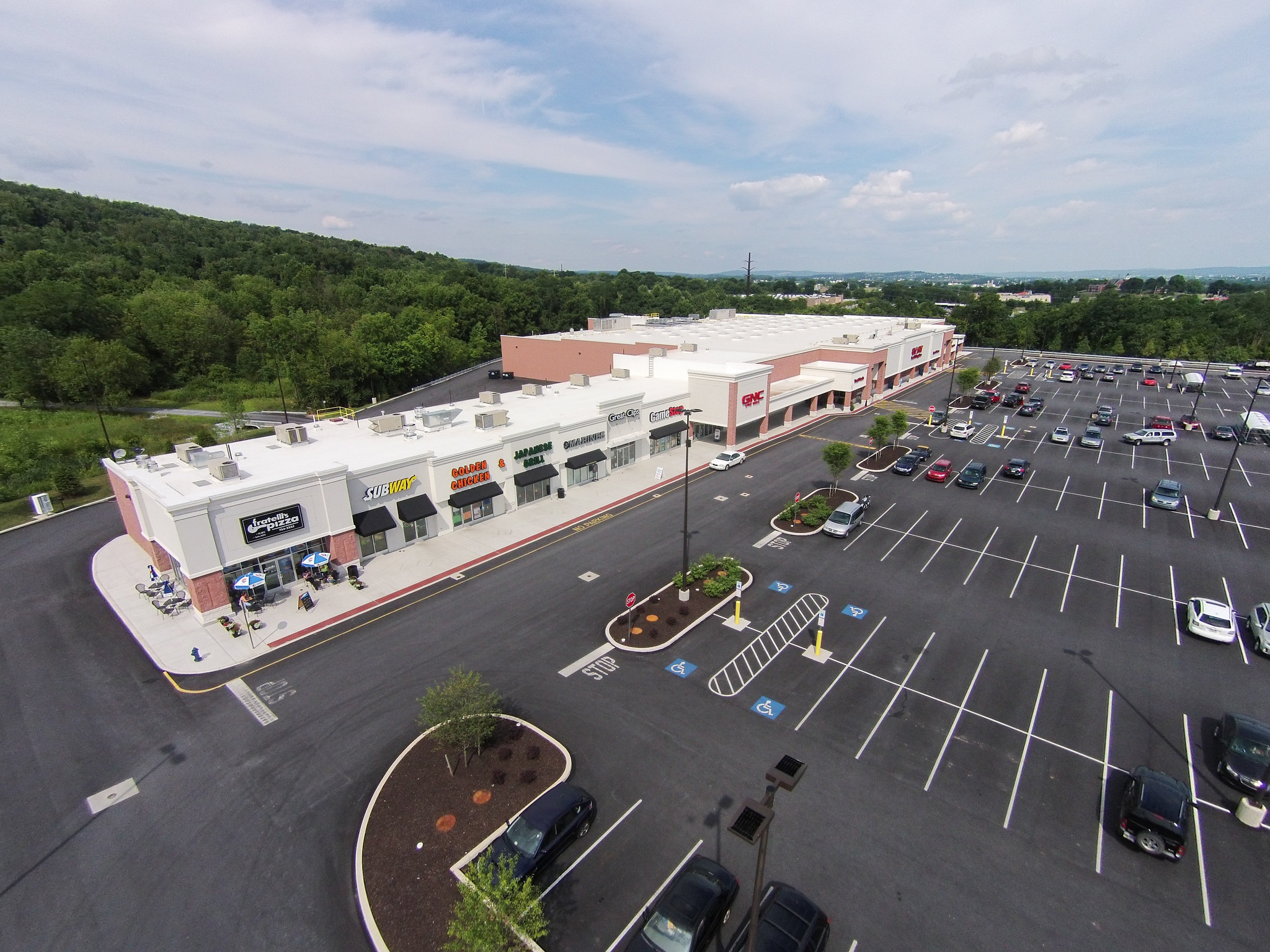 848-852 E Main St, Ephrata, PA for lease Building Photo- Image 1 of 2