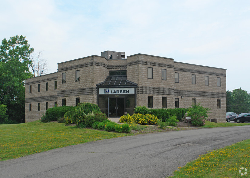 700 W Metro Park, Rochester, NY for lease - Primary Photo - Image 1 of 16