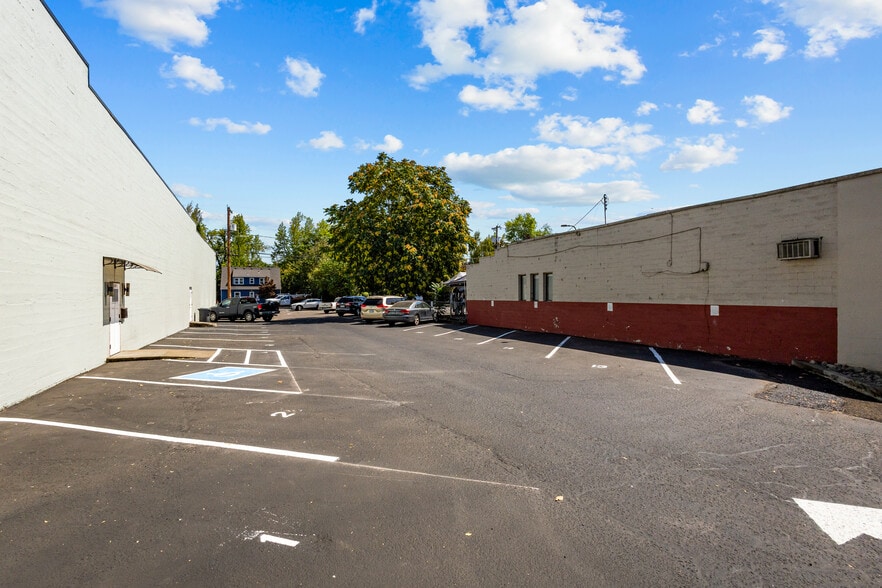 920 Commercial St SE, Salem, OR for sale - Building Photo - Image 3 of 20