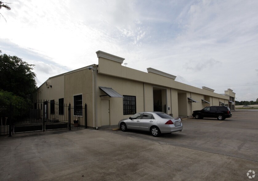 11522 Old Katy Rd, Houston, TX à louer - Photo du bâtiment - Image 3 de 10