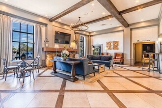 250 Entrada Dr, Novato, CA for lease Building Photo- Image 2 of 21