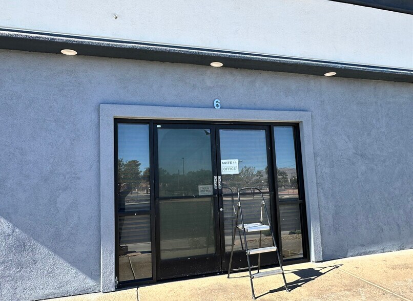 4225 S Eastern Ave, Las Vegas, NV à louer - Photo du bâtiment - Image 3 de 4