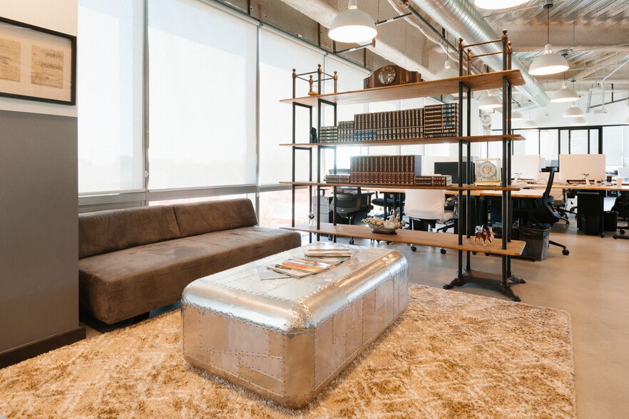 750 San Vicente Blvd, West Hollywood, CA for lease - Interior Photo - Image 1 of 15