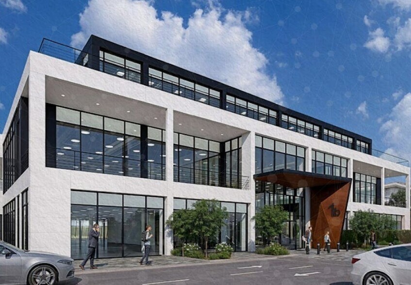 Guildford Business Park Rd, Guildford à louer - Photo du bâtiment - Image 2 de 8