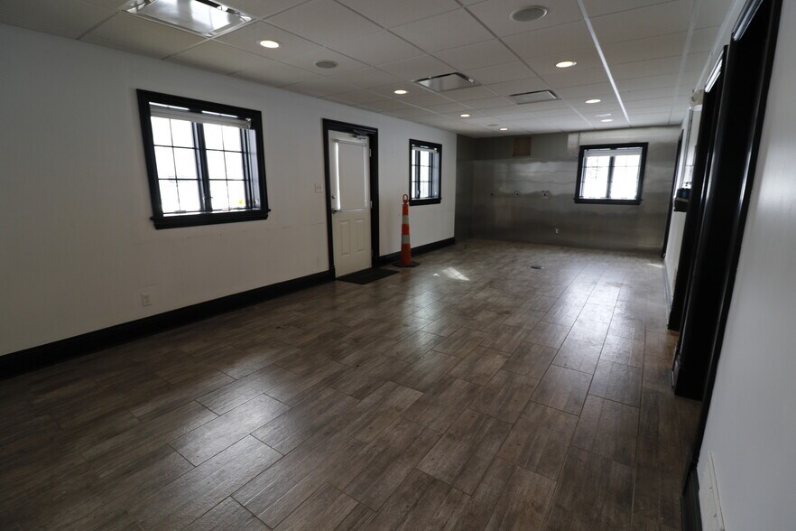 1223 E Sciota Ave, Peoria Heights, IL à louer - Photo du bâtiment - Image 2 de 21