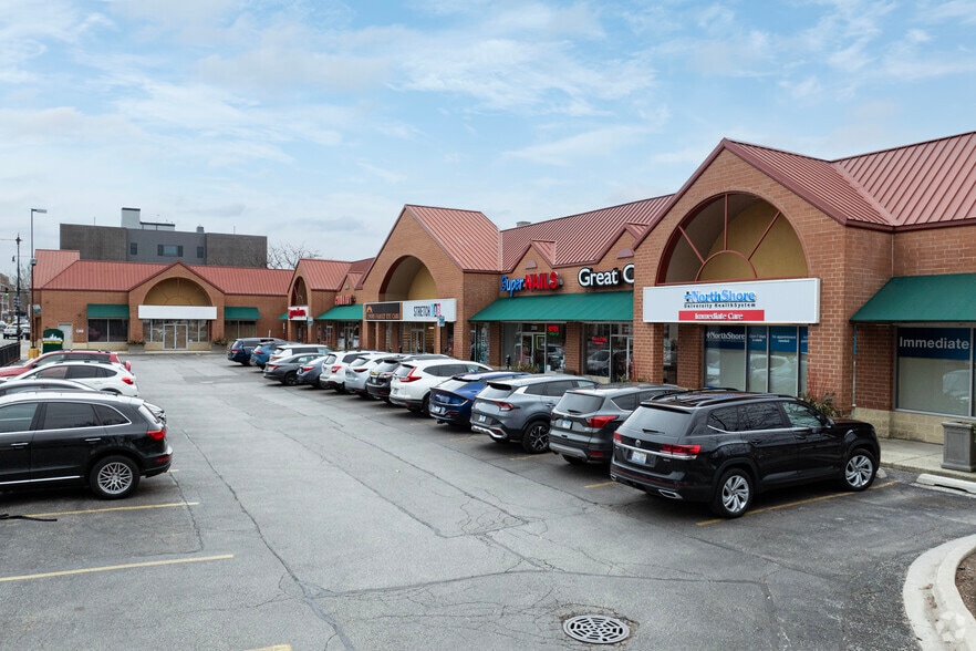 2301-2323 W Lawrence Ave, Chicago, IL for lease - Building Photo - Image 1 of 5