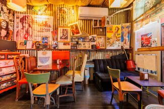 Plus de détails pour Multi-résidentiel à vendre