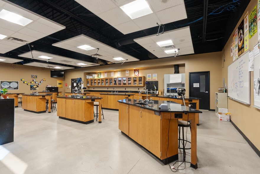 10215 N 43rd Ave, Phoenix, AZ for sale - Interior Photo - Image 3 of 12