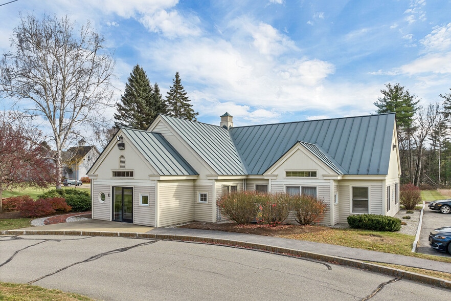 Office Campus Redevelopment Potential portfolio of 3 properties for sale on LoopNet.ca - Primary Photo - Image 2 of 14