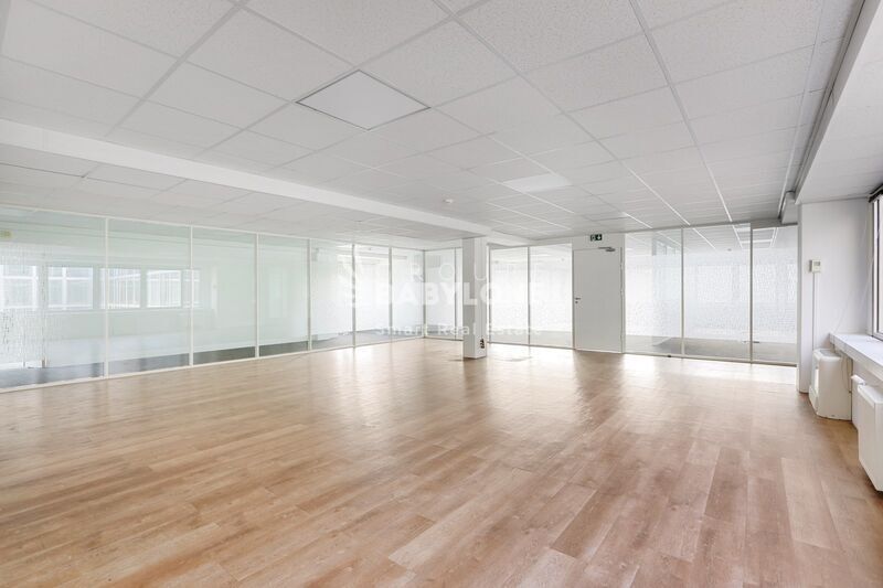 Bureau dans Malakoff à vendre - Photo du bâtiment - Image 2 de 3