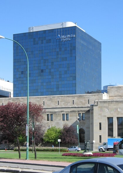 444 St Mary Ave, Winnipeg, MB for lease - Building Photo - Image 2 of 5