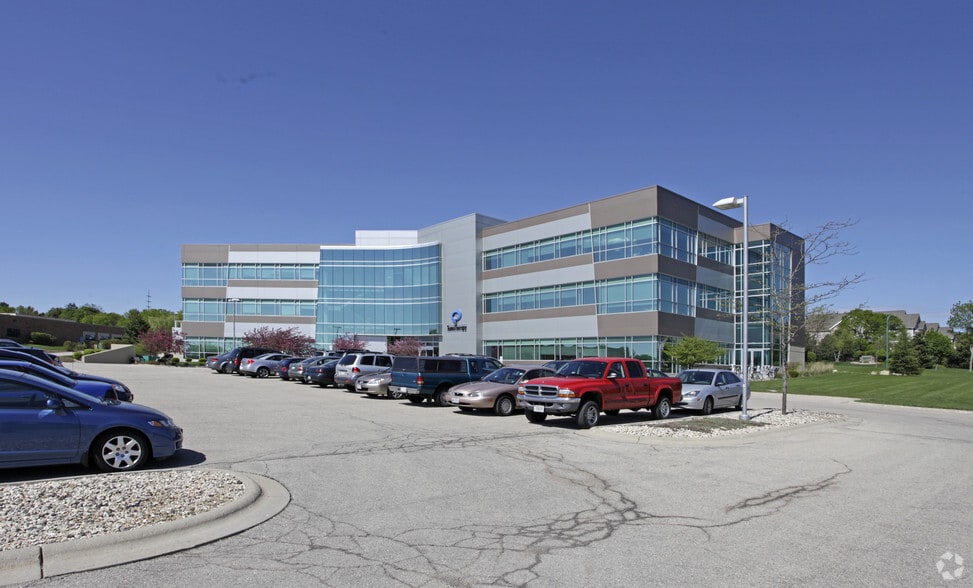 1240 Deming Way, Madison, WI for sale - Building Photo - Image 3 of 6