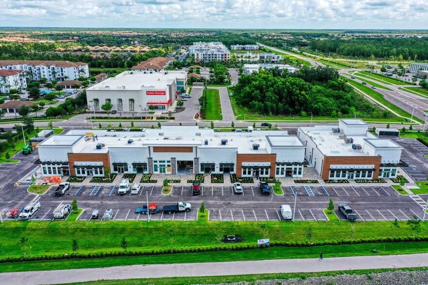 8710 Addison Place Dr, Naples, FL for lease - Building Photo - Image 3 of 11