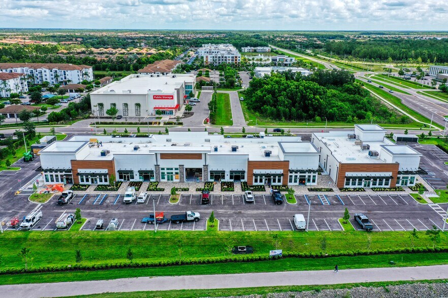 8710 Addison Place Dr, Naples, FL à louer - Photo du bâtiment - Image 3 de 11