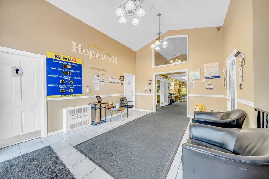 1352 N Cedar Rd, New Lenox, IL for sale - Lobby - Image 3 of 37