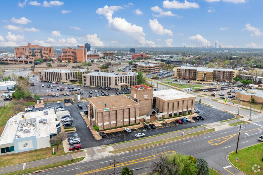 5700 N Portland Ave, Oklahoma City, OK à vendre - Photo du bâtiment - Image 3 de 16