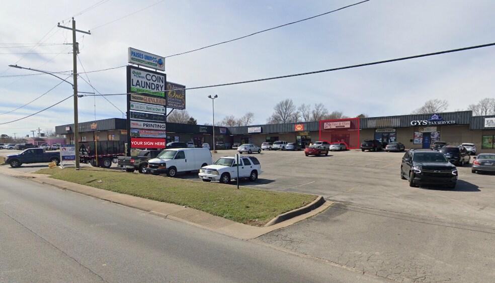 812 N Thompson St, Springdale, AR à louer - Photo du bâtiment - Image 1 de 3