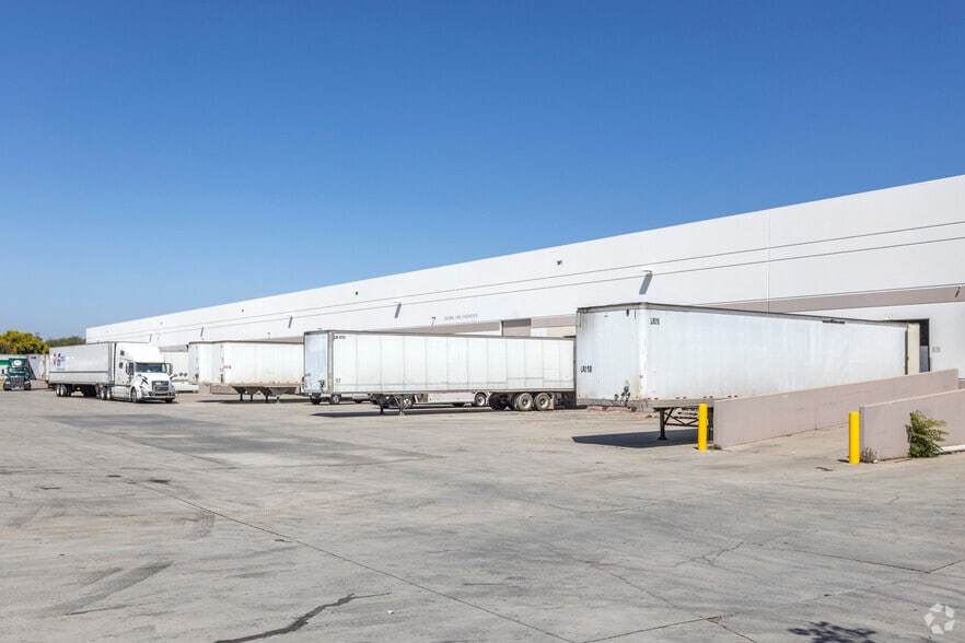 9654 Siempre Viva Rd, San Diego, CA for lease - Building Photo - Image 2 of 4