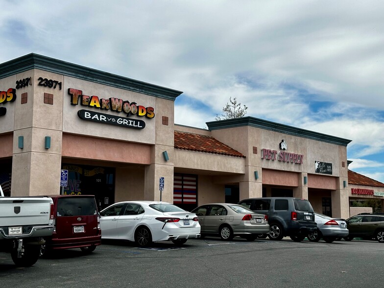 23971 Clinton Keith Rd, Wildomar, CA for lease - Building Photo - Image 1 of 2