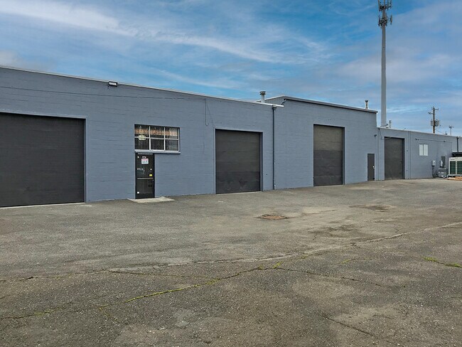 More details for 9952-9953 SE Pine St, Portland, OR - Industrial for Lease