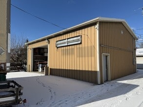 1027 Moen Ave, Rockdale, IL for lease Interior Photo- Image 2 of 10