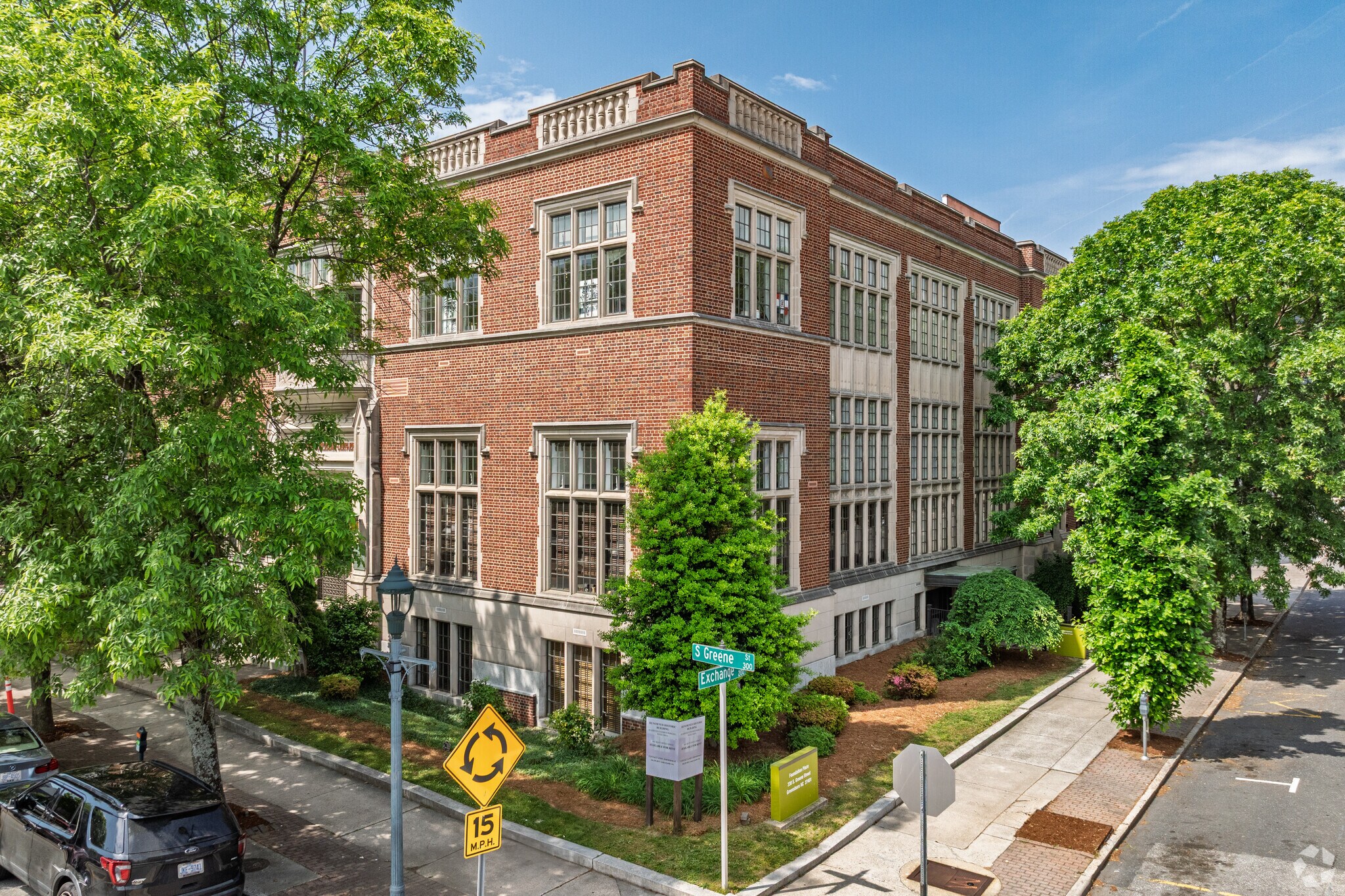 330 S Greene St, Greensboro, NC à vendre Photo du bâtiment- Image 1 de 16