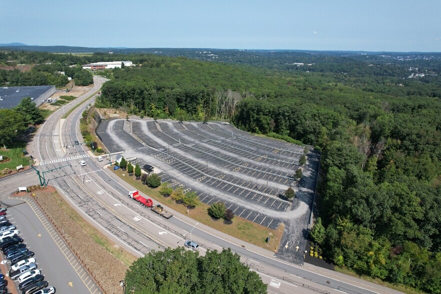 140 Goddard Memorial Drive, Worcester, MA for lease - Building Photo - Image 2 of 5