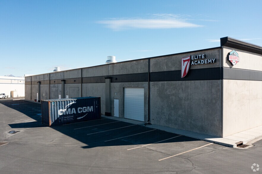 3570 W Galaxy Park Pl, West Jordan, UT à louer - Photo du bâtiment - Image 3 de 4