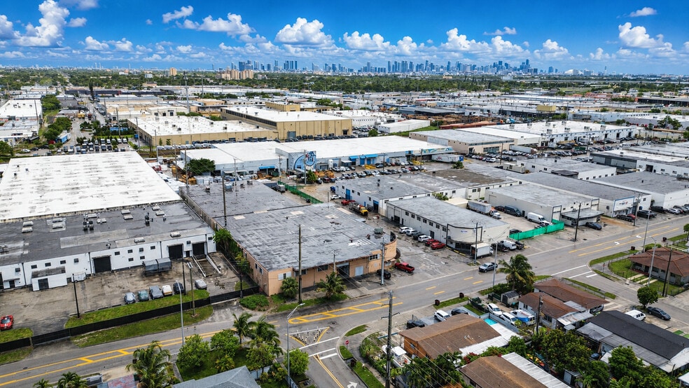 455 E 10th Ave, Hialeah, FL à vendre - Photo du bâtiment - Image 3 de 11