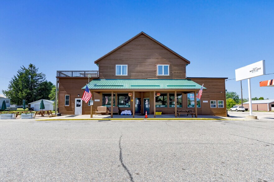 633 Bissell St, White Lake, WI à vendre - Photo principale - Image 1 de 31