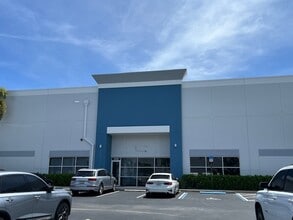 2401-2599 SW 32nd Ave, Pembroke Park, FL for lease Building Photo- Image 1 of 1