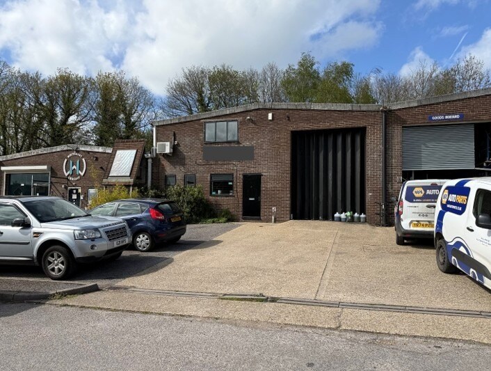 Unit 11 Station Rd, Pulborough à louer - Photo du bâtiment - Image 2 de 2