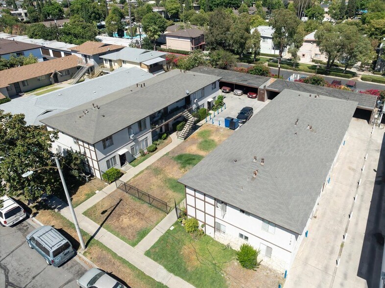 1138-1142 N Mayfair Ave, Anaheim, CA à vendre - Photo du bâtiment - Image 3 de 8