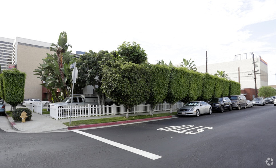 11158-11162 Massachusetts Ave, Los Angeles, CA for sale - Primary Photo - Image 2 of 24