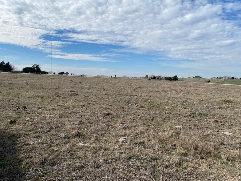 CR 140, Cameron, TX à vendre - Photo du bâtiment - Image 2 de 2