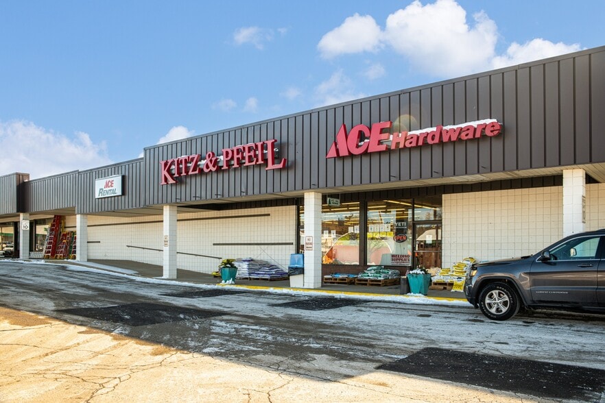 720-756 Broadway St, Berlin, WI for lease - Building Photo - Image 2 of 15