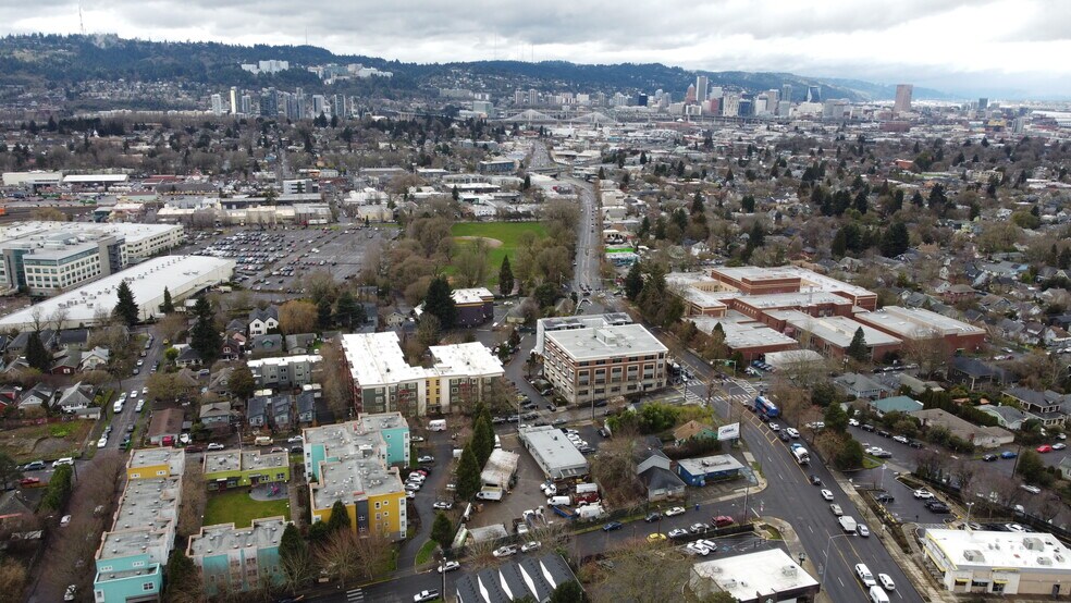 3540 SE 28th Ave, Portland, OR à vendre - Photo du bâtiment - Image 3 de 7