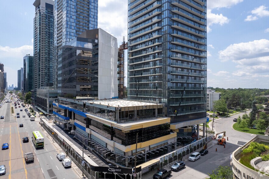 5250 Yonge St, Toronto, ON à louer - Photo du bâtiment - Image 2 de 7