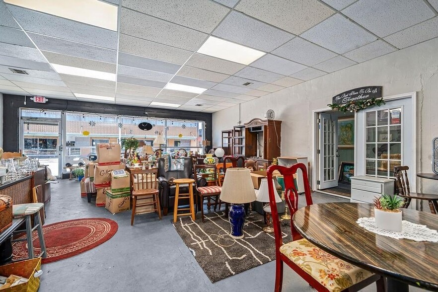 111 N 3rd St, Ozark, AR for sale - Building Photo - Image 3 of 57